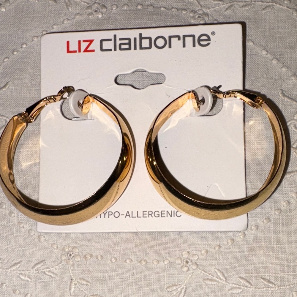 NWT Liz Claiborne Gold Tone Hoop Earrings